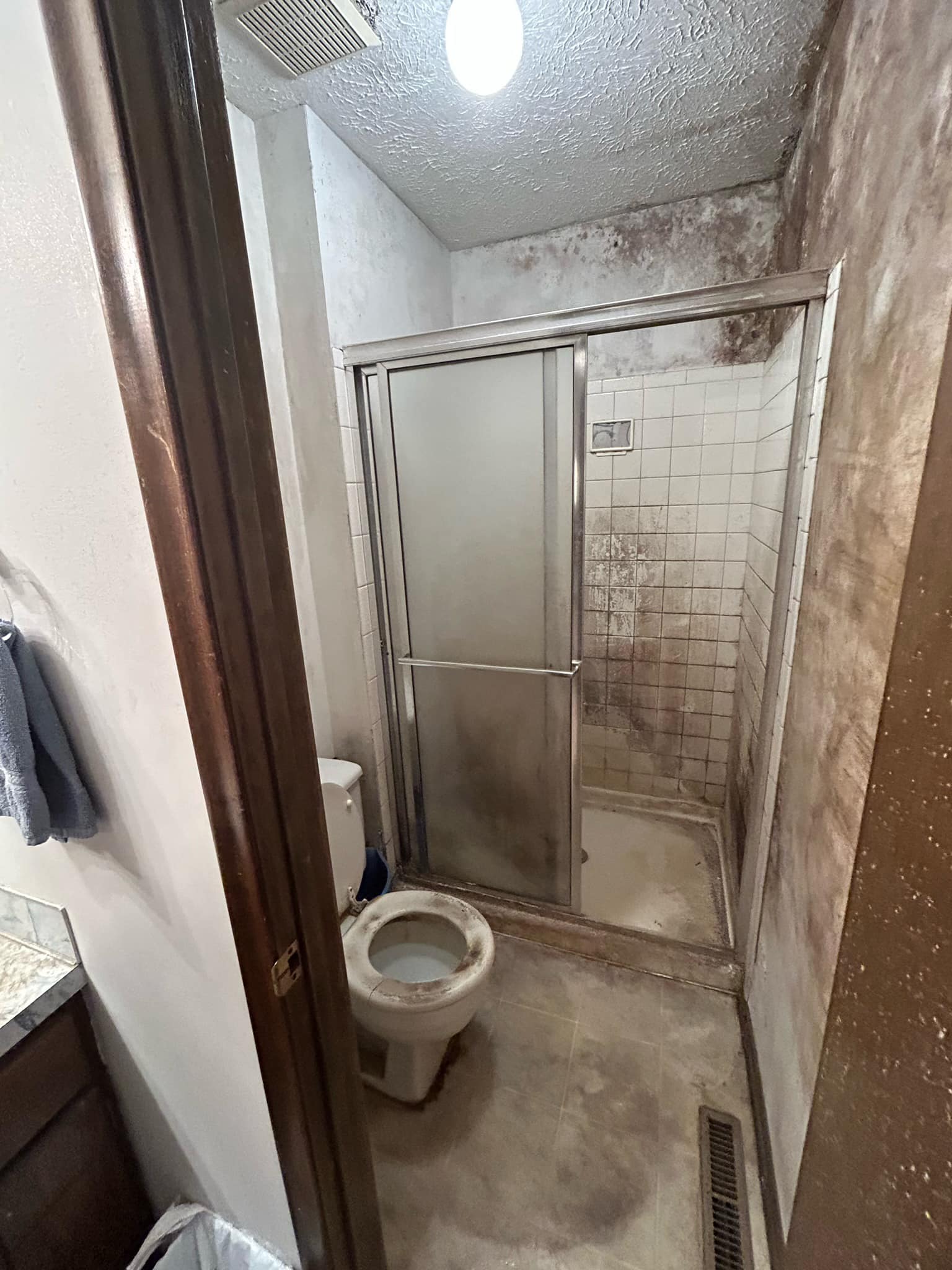 Before bathroom remodel 2